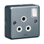 Legrand Synergy - Socket outlet - 1 gang switched - 15 A 250 V~ - Metalclad